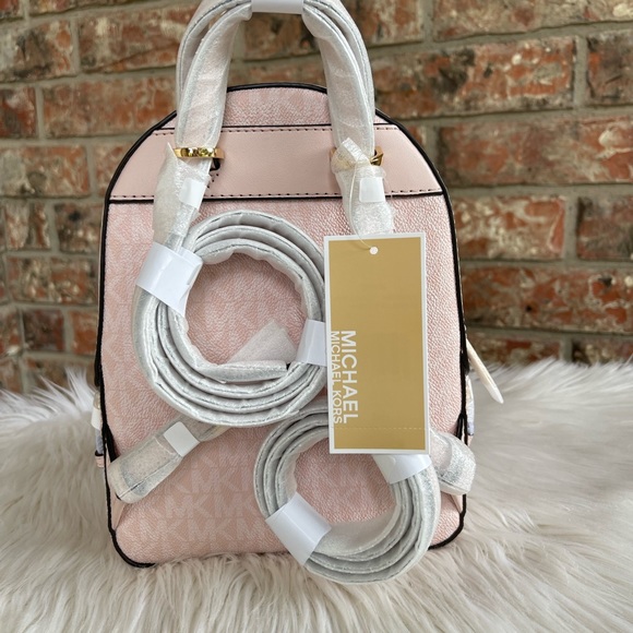 Micheal Kors XS backpack - Picture 6 of 8